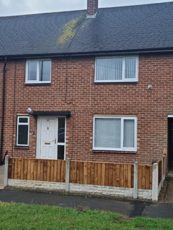 3 Bedroom House-Ellesmere Port Bagian luar foto