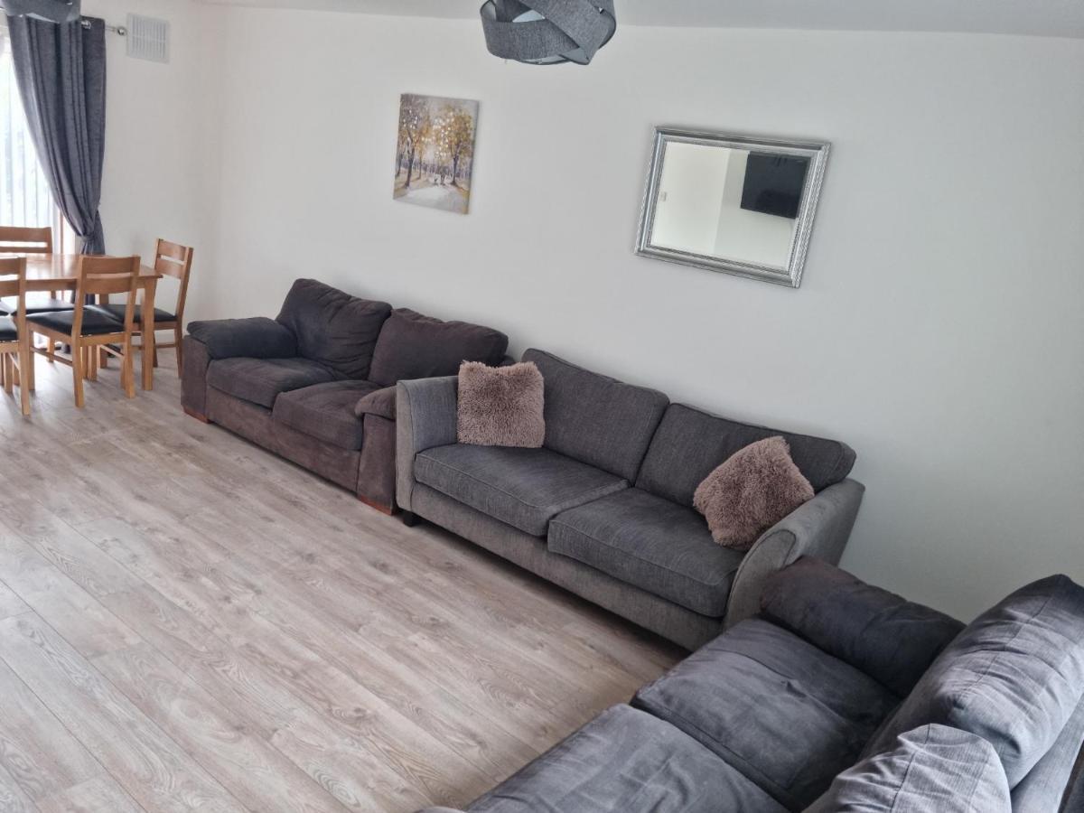 3 Bedroom House-Ellesmere Port Bagian luar foto